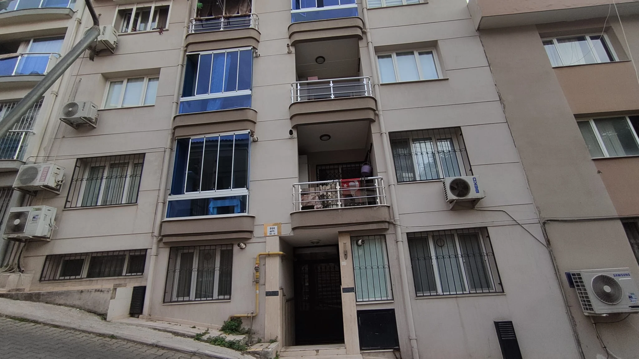 Karataş Bahçeli Satılık 1+1 Daire