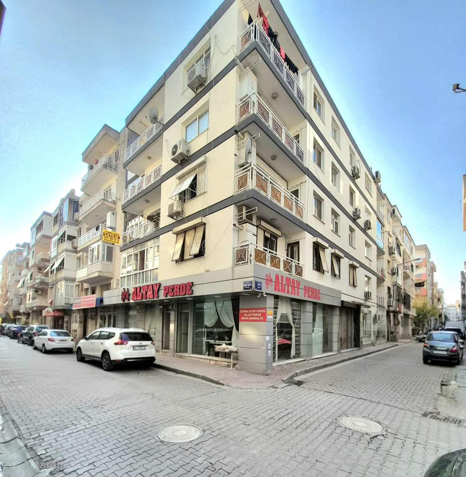 K.YAKA BAHARİYE MAH. CADDE ÜZERİ ÇİFT BALKON YAPALI 2+1 120 M2