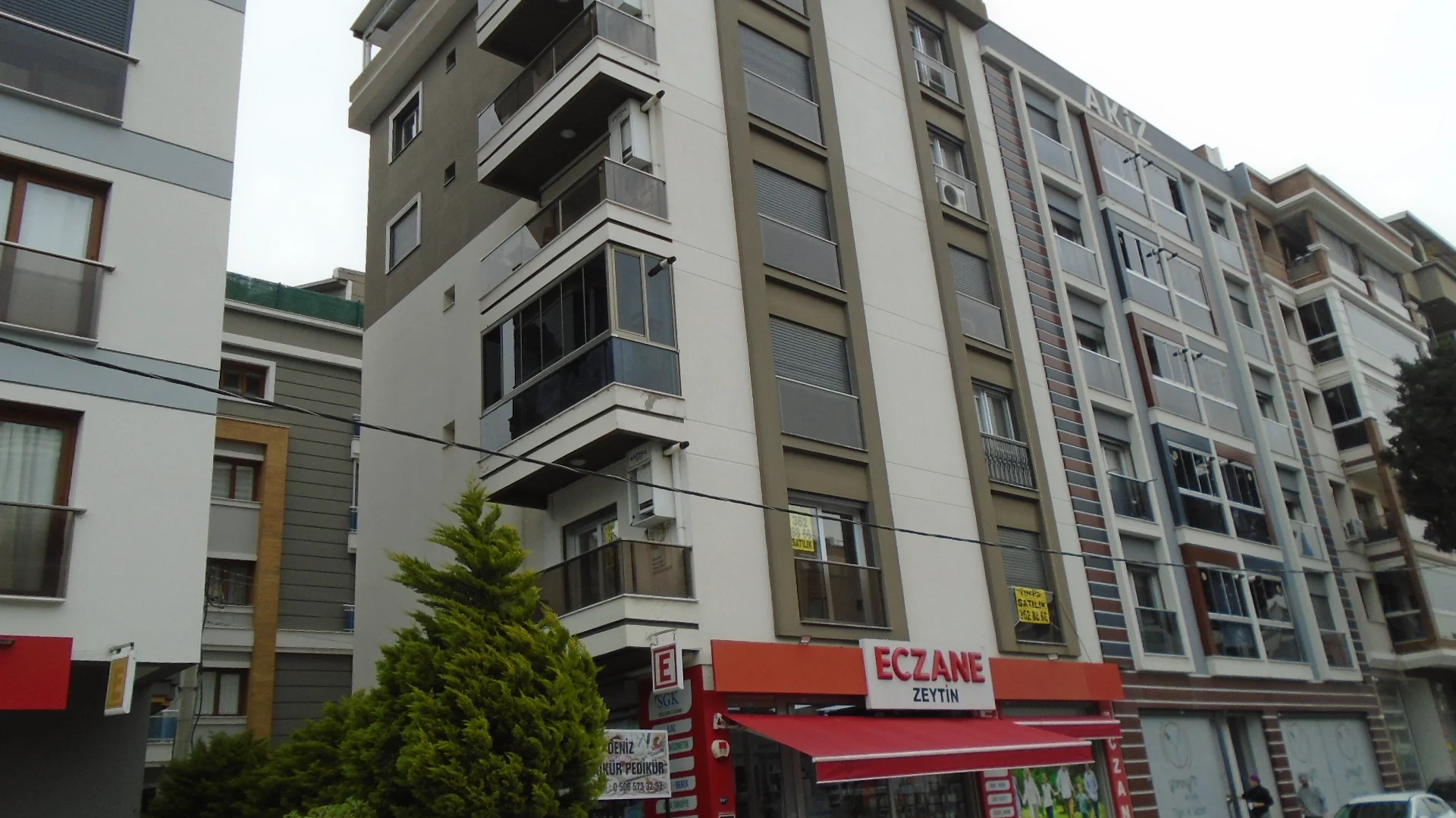 KARŞIYAKA ŞEMİKLER İZBANA YAKIN ÖNÜ AÇIK SATILIK 2+1 DAİRE