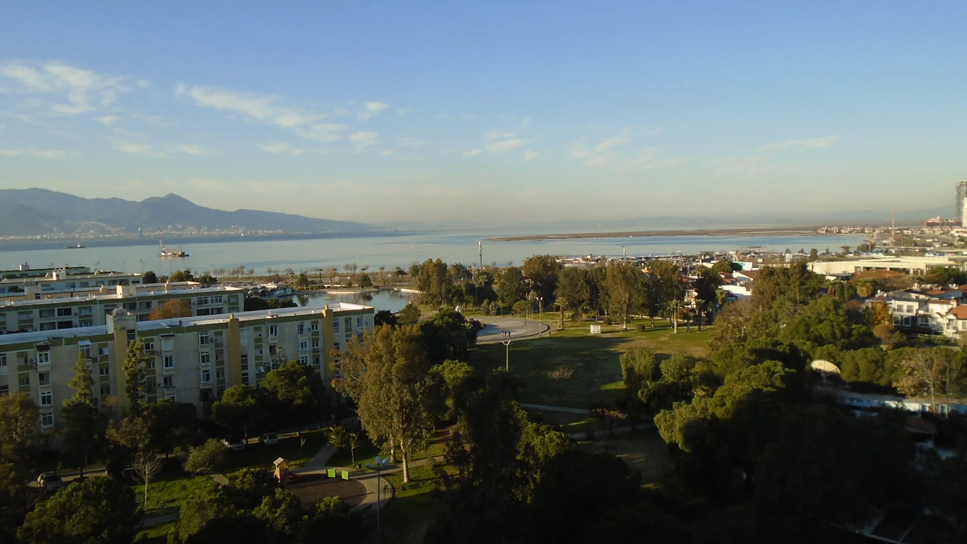 ATAKENT VENEDİK SİTESİ DENİZ MANZARALI EŞYALI KİRALIK 1+1 DAİRE