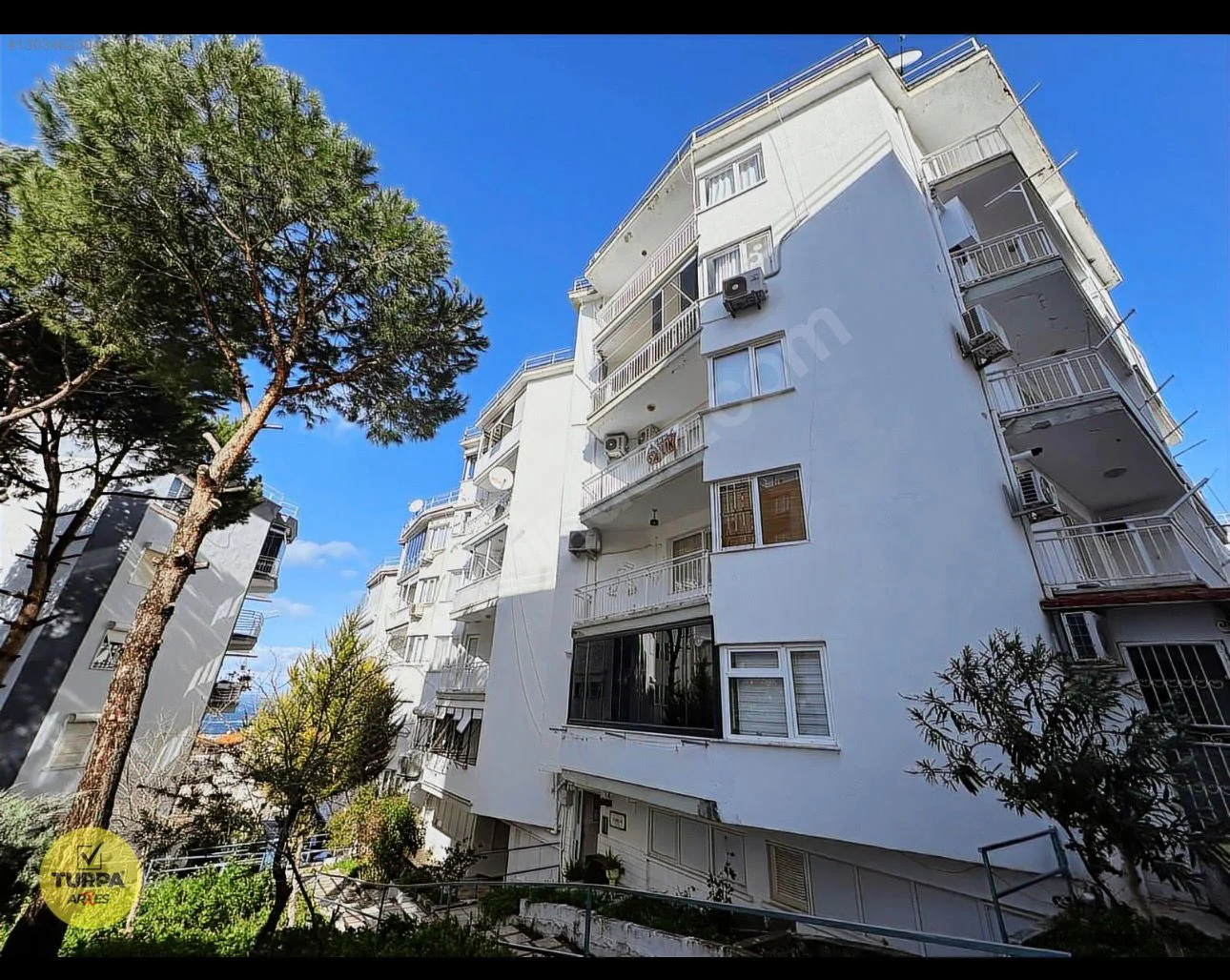 TURPA ARXESTEN DİKİLİ GAZİPAŞA MAH. SEÇKİNLER SİTESİ SATILIK DAİRE