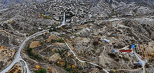 Turpa Arxes Gayrimenkul' den Yenikoy köy içinde de satılık Arsa