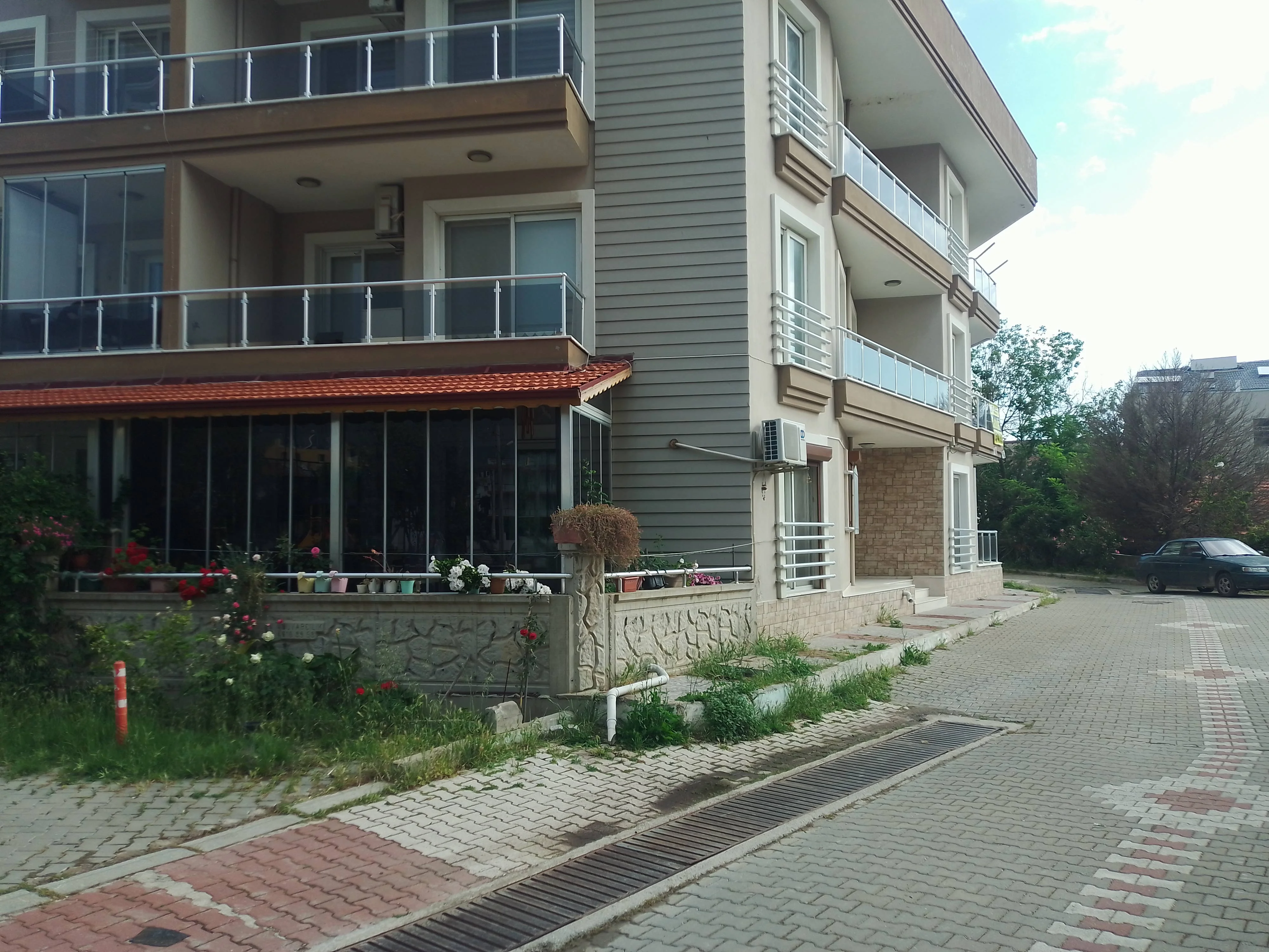 Çandarlı 'da denize 50 metre satılık daire 